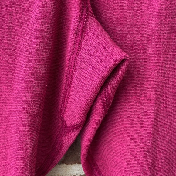 B1G2F 🚨 Patagonia capilene 3 mid weight base layer in fuscia - Picture 3 of 5